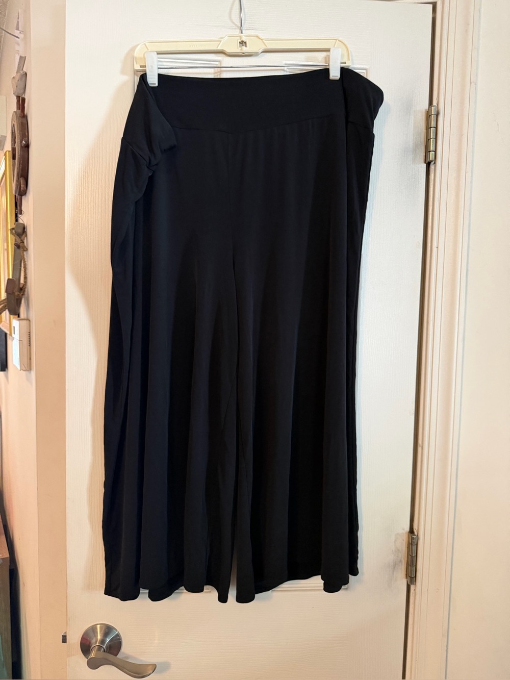 Studio 1940 Black Wide Leg Capris